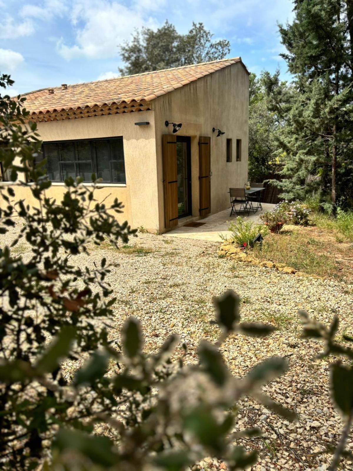 Maison dans la pinède Rognes Extérieur photo
